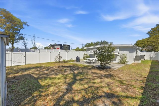 320 93RD AVENUE N, St Petersburg, FL 33702