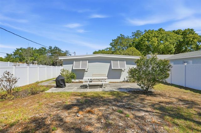 320 93RD AVENUE N, St Petersburg, FL 33702