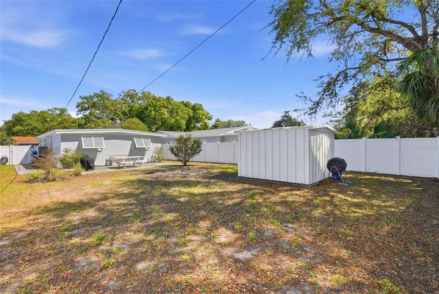 320 93RD AVENUE N, St Petersburg, FL 33702