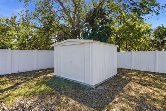 320 93RD AVENUE N, St Petersburg, FL 33702