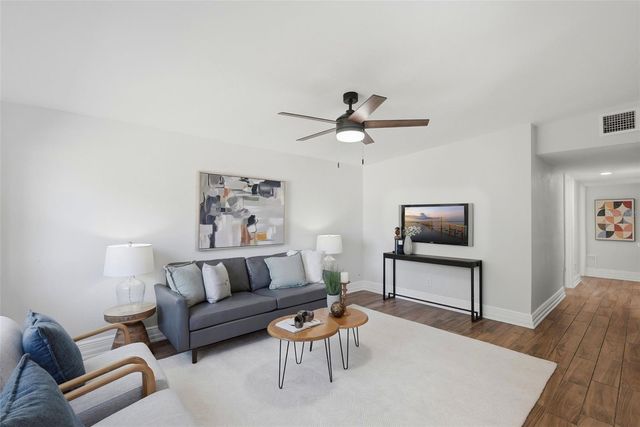 320 93RD AVENUE N, St Petersburg, FL 33702