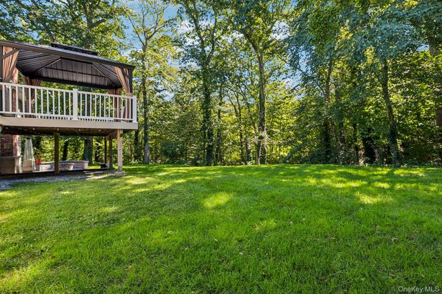 56 Sandy Hollow Road, Northport, NY 11768