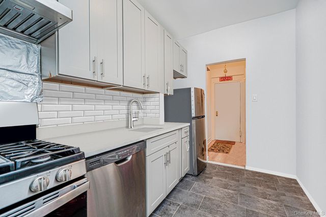 79 O Avenue B2, Brooklyn, NY 11204