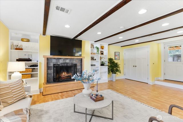 22704 38th Avenue W, Mountlake Terrace, WA 98043