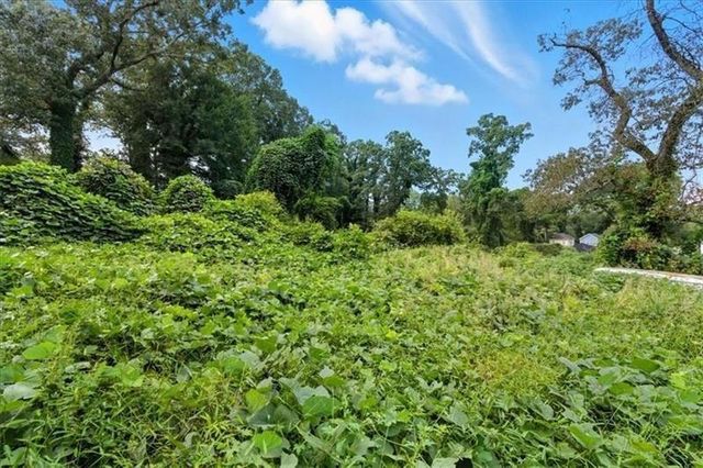 888 Hollywood NW Road, Atlanta, GA 30318