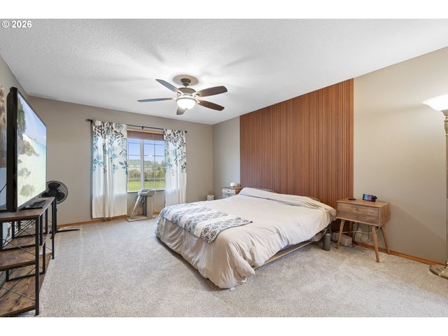 13177 MOCCASIN Way, Oregon City, OR 97045