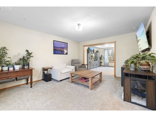 13177 MOCCASIN Way, Oregon City, OR 97045