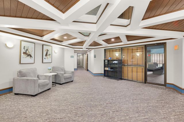 3440 Golfview Drive 112, Eagan, MN 55123