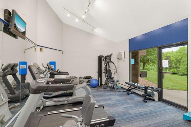 3440 Golfview Drive 112, Eagan, MN 55123