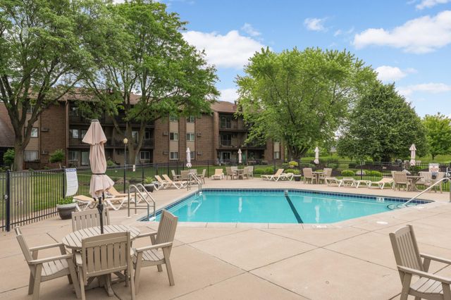 3440 Golfview Drive 112, Eagan, MN 55123