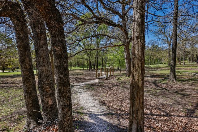 239 County Road 118, Whitesboro, TX 76273