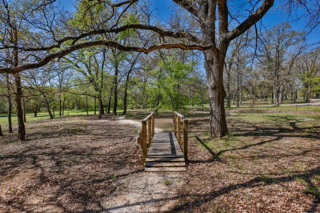 239 County Road 118, Whitesboro, TX 76273