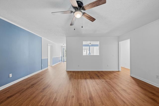 2116 Stonebrook Dr, Murfreesboro, TN 37128