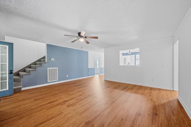 2116 Stonebrook Dr, Murfreesboro, TN 37128