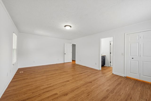 2116 Stonebrook Dr, Murfreesboro, TN 37128