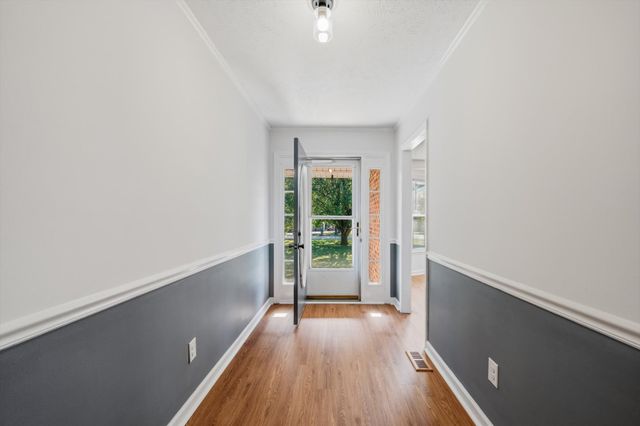 2116 Stonebrook Dr, Murfreesboro, TN 37128