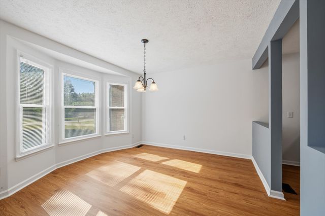 2116 Stonebrook Dr, Murfreesboro, TN 37128