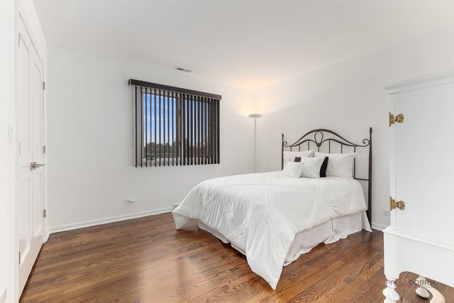 1240 Antietam Drive, Long Grove, IL 60047