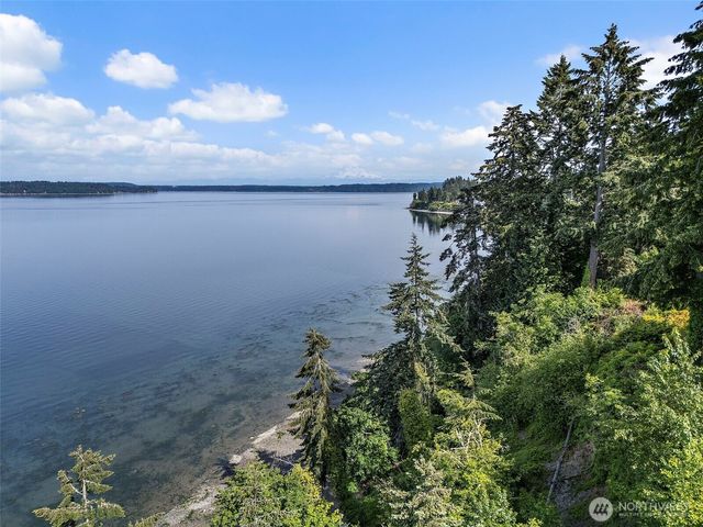 7544 Sandy Point Beach Road NE, Olympia, WA 98516