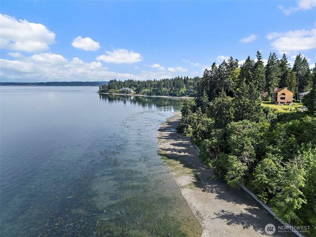7544 Sandy Point Beach Road NE, Olympia, WA 98516