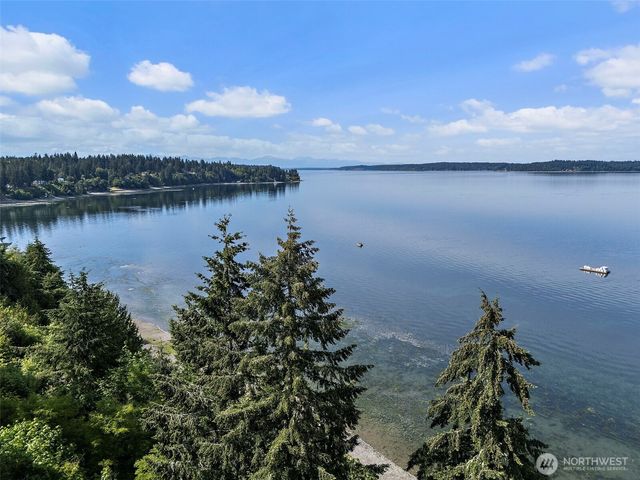7544 Sandy Point Beach Road NE, Olympia, WA 98516