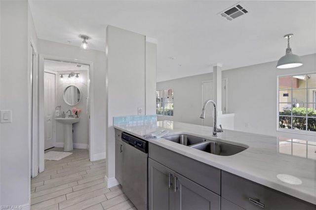 9465 Ivy Brook RUN # 901, Fort Myers, FL 33913