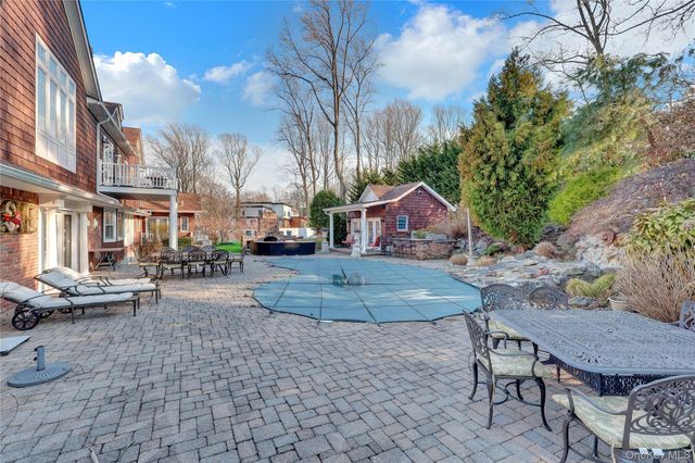 8 White Birch Drive, Dix Hills, NY 11746