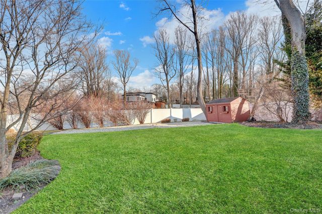 8 White Birch Drive, Dix Hills, NY 11746