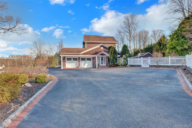 8 White Birch Drive, Dix Hills, NY 11746