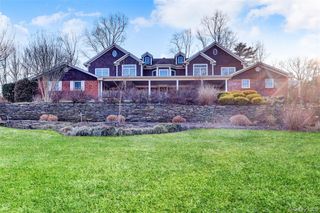 8 White Birch Drive, Dix Hills, NY 11746