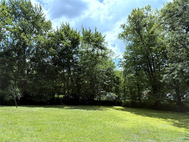 135 Ramapo Road, Garnerville, NY 10923