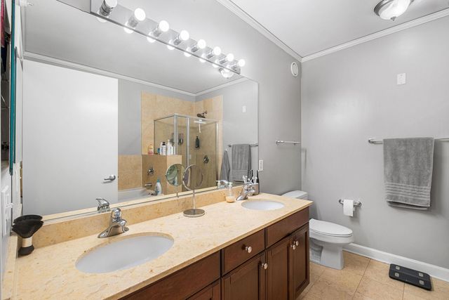 201 N Westshore Drive 604, Chicago, IL 60601
