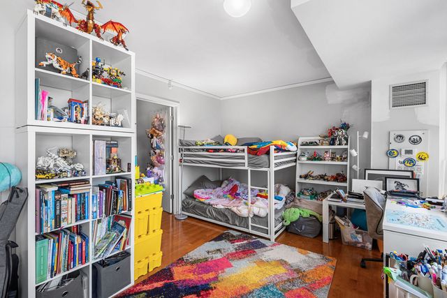201 N Westshore Drive 604, Chicago, IL 60601