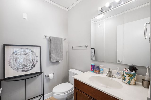 201 N Westshore Drive 604, Chicago, IL 60601