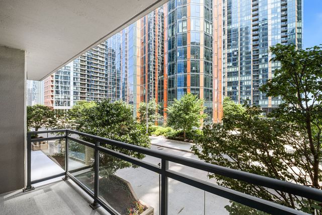 201 N Westshore Drive 604, Chicago, IL 60601