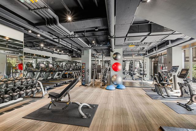 201 N Westshore Drive 604, Chicago, IL 60601
