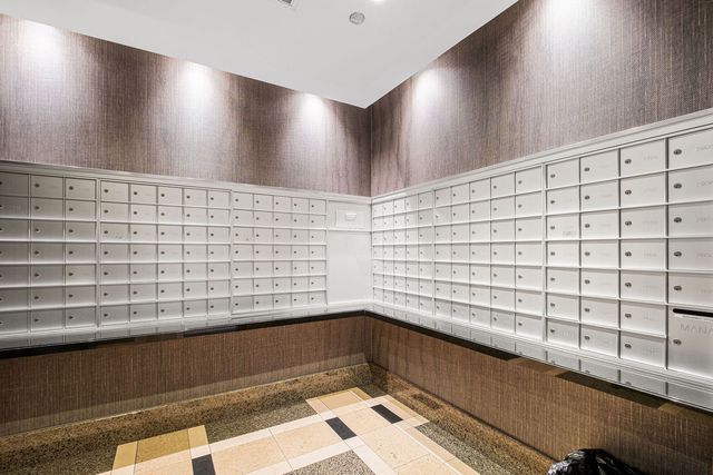 201 N Westshore Drive 604, Chicago, IL 60601