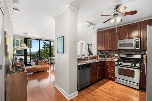 201 N Westshore Drive 604, Chicago, IL 60601
