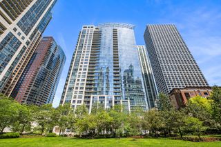 201 N Westshore Drive 604, Chicago, IL 60601