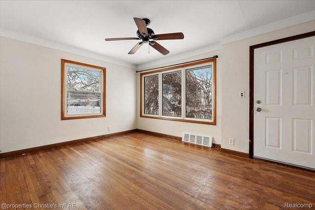 23704 Hazelwood Avenue, Hazel Park, MI 48030