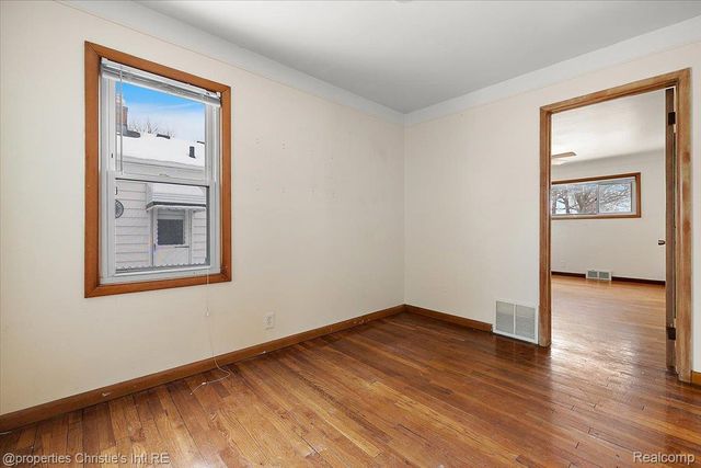 23704 Hazelwood Avenue, Hazel Park, MI 48030