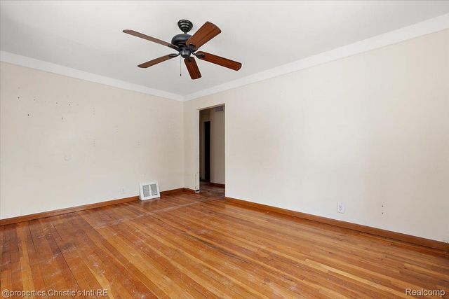 23704 Hazelwood Avenue, Hazel Park, MI 48030