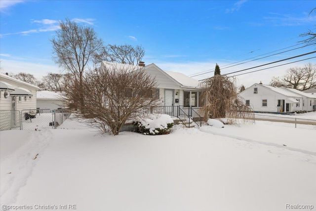 23704 Hazelwood Avenue, Hazel Park, MI 48030