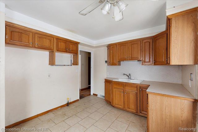 23704 Hazelwood Avenue, Hazel Park, MI 48030