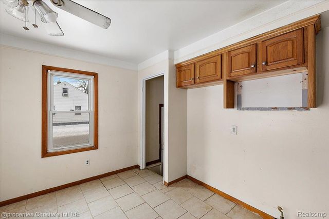 23704 Hazelwood Avenue, Hazel Park, MI 48030