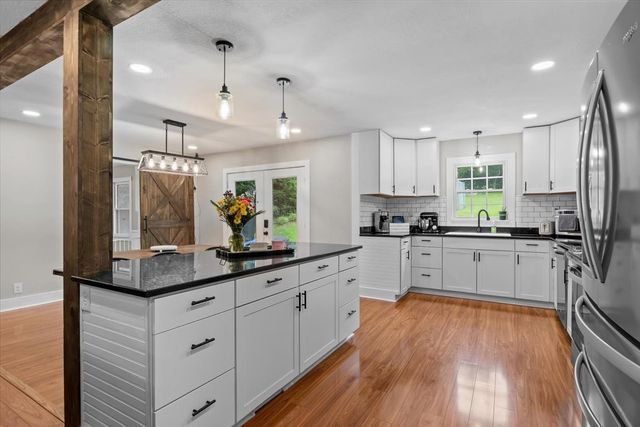 4273 Main St, W, Erin, TN 37061