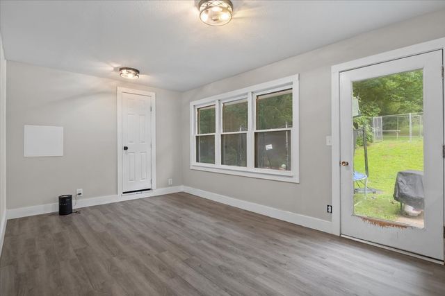4273 Main St, W, Erin, TN 37061