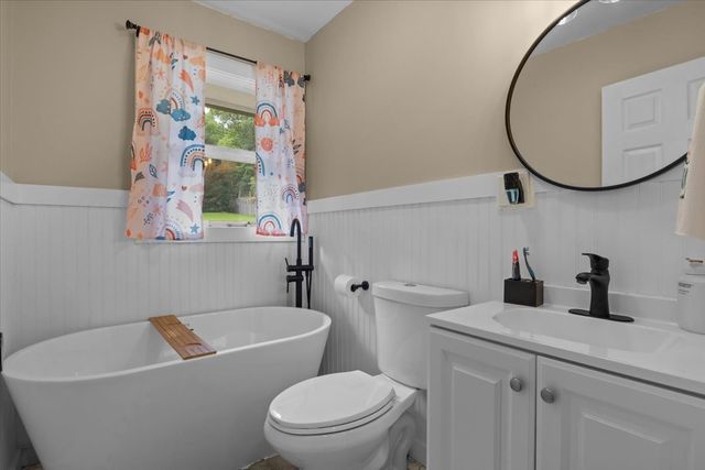 4273 Main St, W, Erin, TN 37061