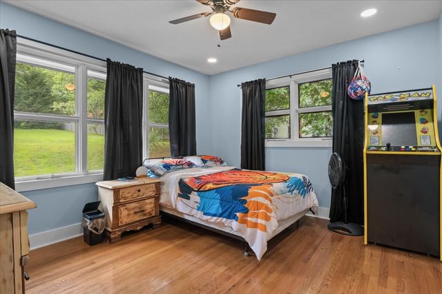 4273 Main St, W, Erin, TN 37061