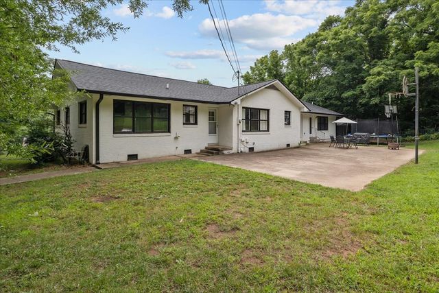 4273 Main St, W, Erin, TN 37061